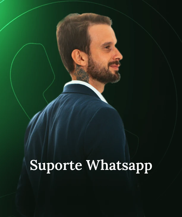 Douglas Gomides de perfil, terno azul-marinho, com o texto 'Suporte Whatsapp' em fundo verde escuro